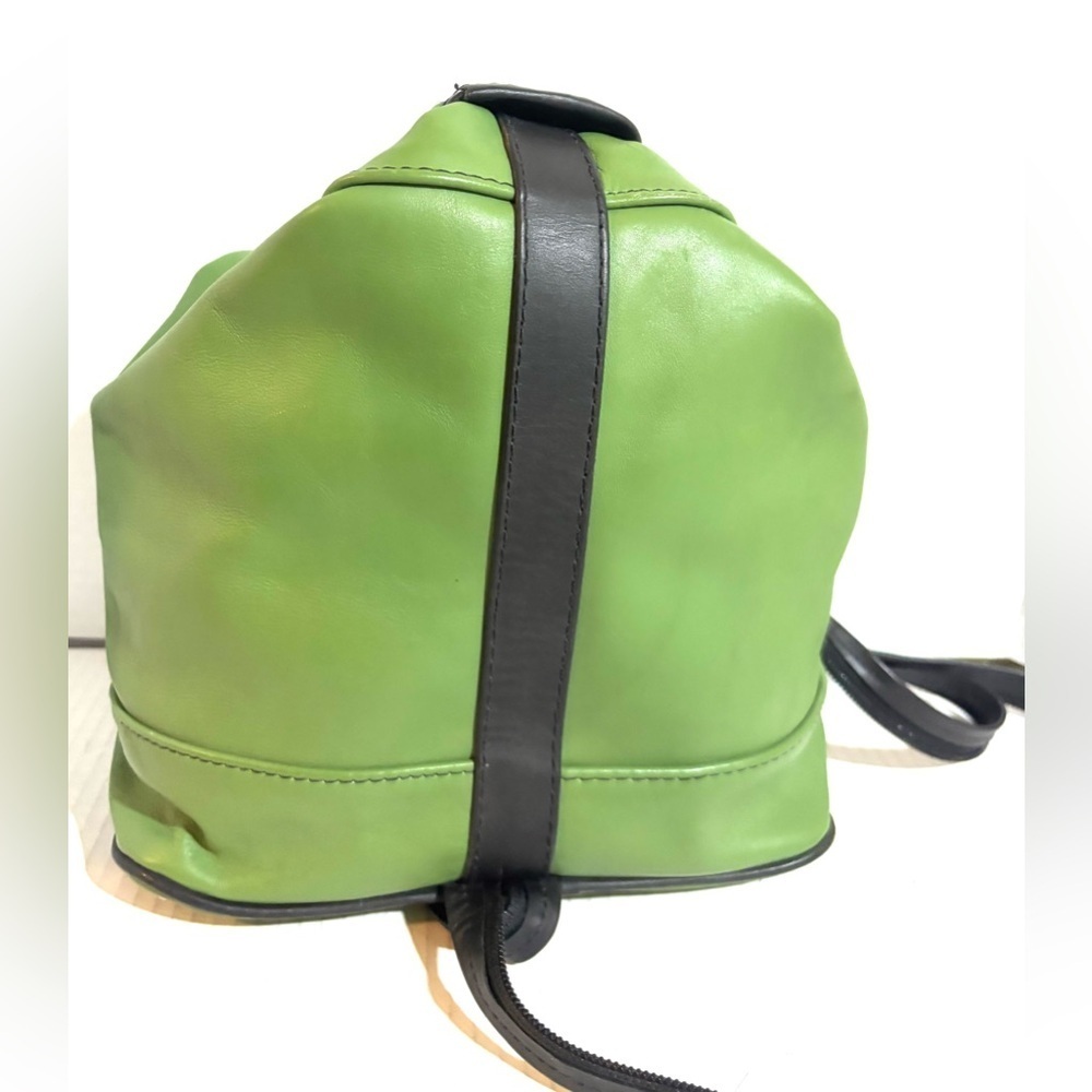 Chic Green Leather Backpack - Picture 2 of 8